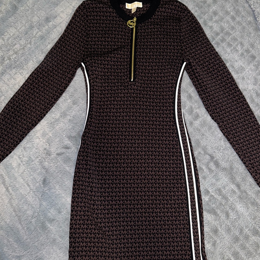 Michael Kors- Long Sleeve Printed Dress